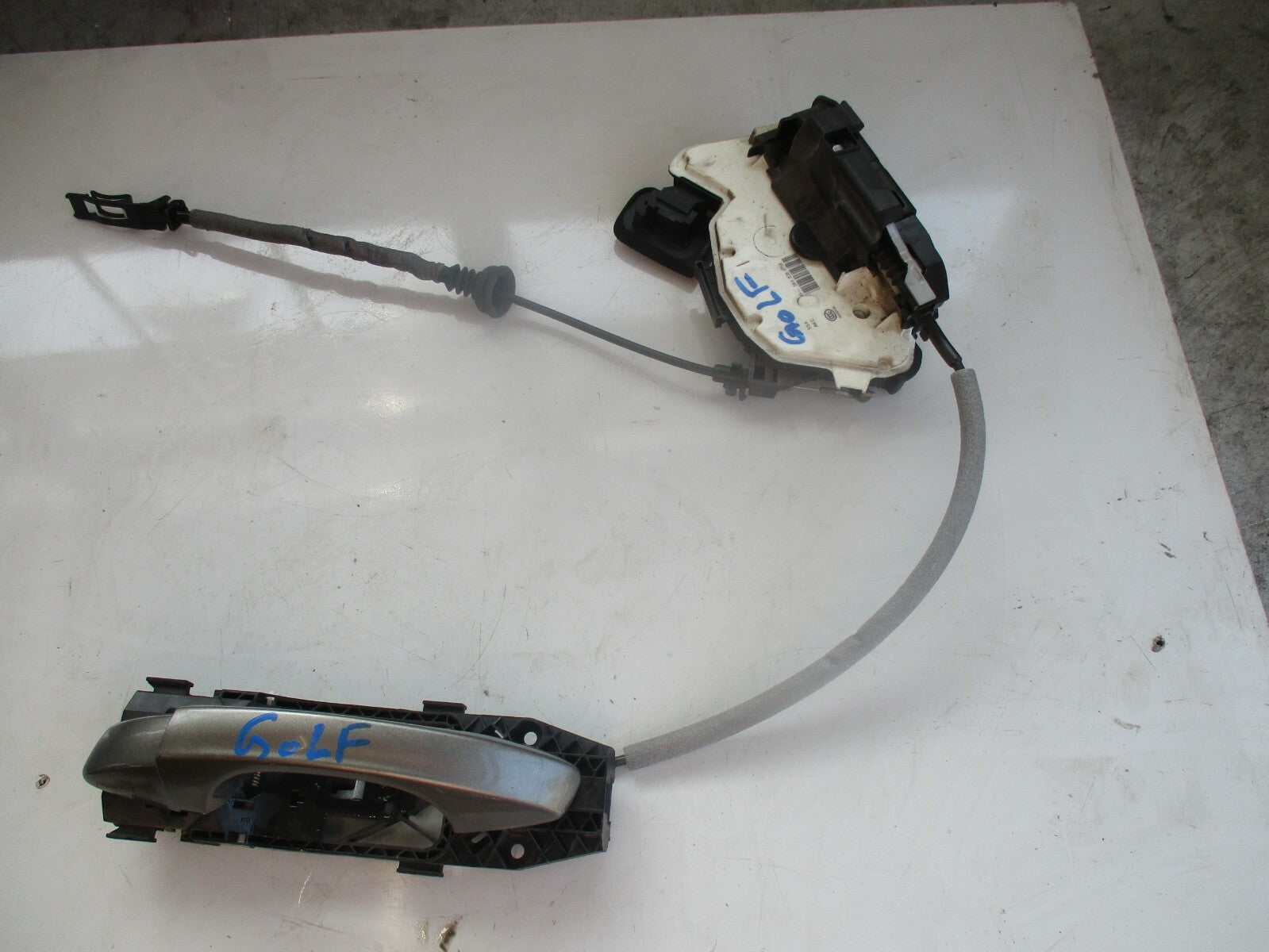 VW VOLKSWAGEN GOLF MK7 NSF PASSENGER SIDE FRONT DOOR LOCK MECH & HANDLE SILVER