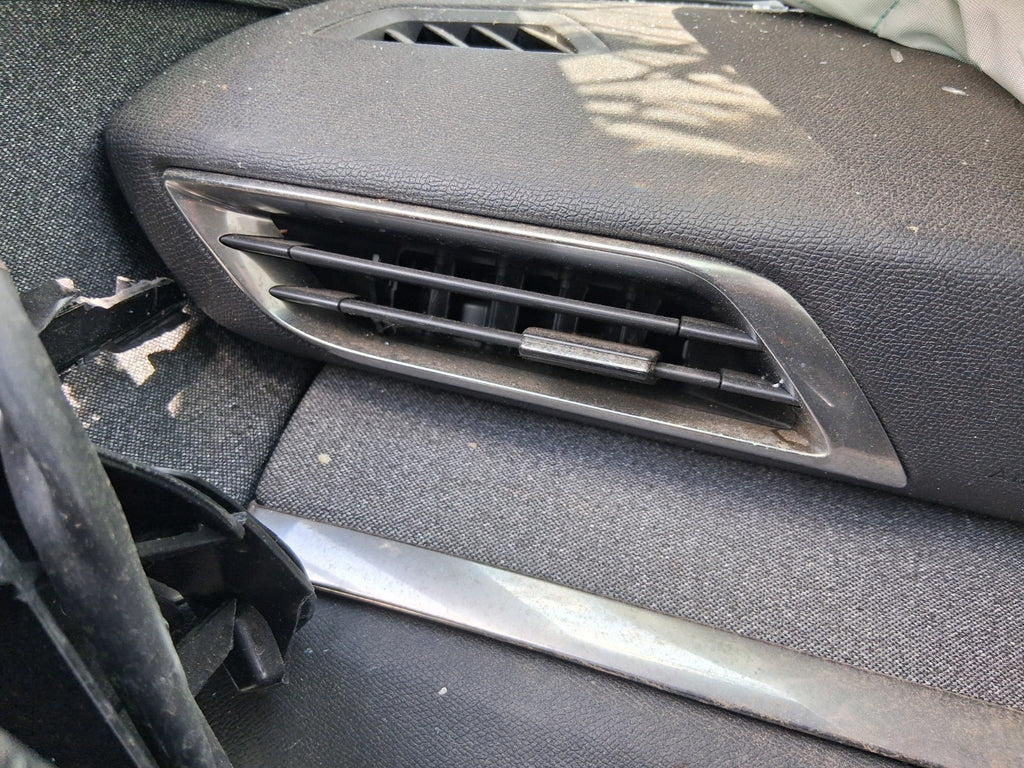 2023 PEUGEOT 5008 MK2 NSF PASSENGER SIDE FRONT LEFT AIR VENT