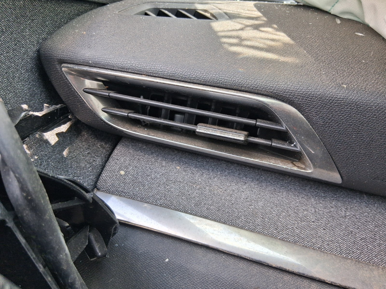 2023 PEUGEOT 5008 MK2 NSF PASSENGER SIDE FRONT LEFT AIR VENT