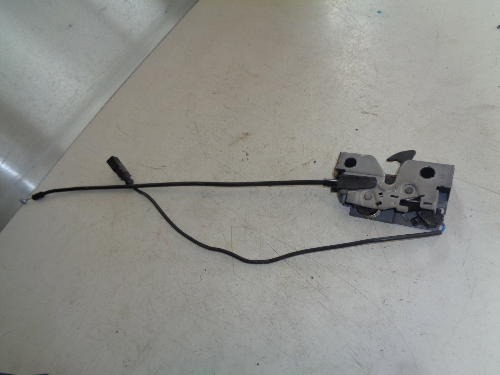 SKODA FABIA 2020 MK3 1.0 PETROL ENGINE BONNET HOOD LOCK CATCH 6V0823509D