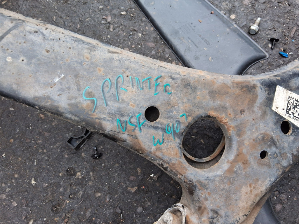 2021 MERCEDES BENZ SPRINTER W907 NSF PASSENGER FRONT LEFT WISHBONE HUB