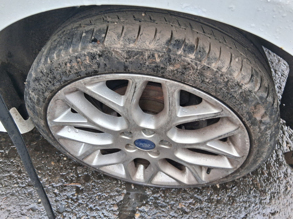 2017 FORD FOCUS MK3 ST LINE 18 INCH ALLOY WHEEL WITH TYRE 235/40R18