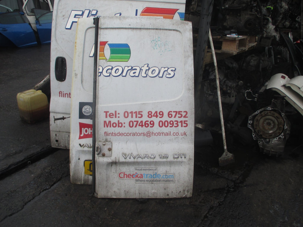 VAUXHALL VIVARO MK1 2002 OSR DRIVER SIDE REAR COMPLETE DOOR WHITE