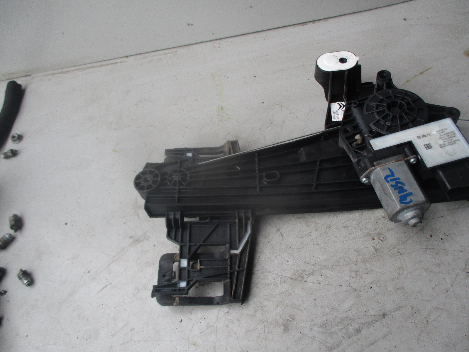 CITROEN C4 MK3 2021 NSR PASSENGER SIDE REAR WINDOW REGULATOR & MOTOR 9834295480