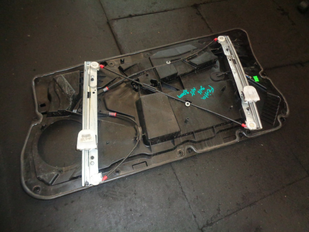 FORD FIESTA MK7 2016 NS PASSENGER SIDE REGULATOR WINDOW MOTOR C1BB045H17A0