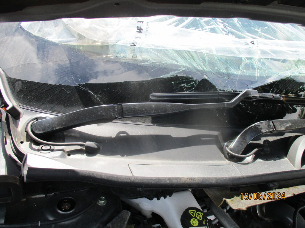 NISSAN QASHQAI J12 MK3 2023 FRONT WINDSCREEN WIPER MOTOR LINKAGES