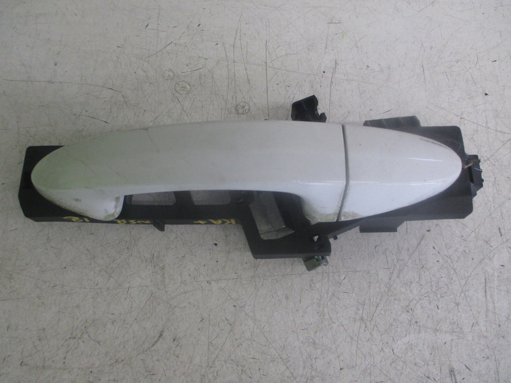 FORD KA+ MK3 2018 NSR PASSENGER SIDE DOOR HANDLE WHITE