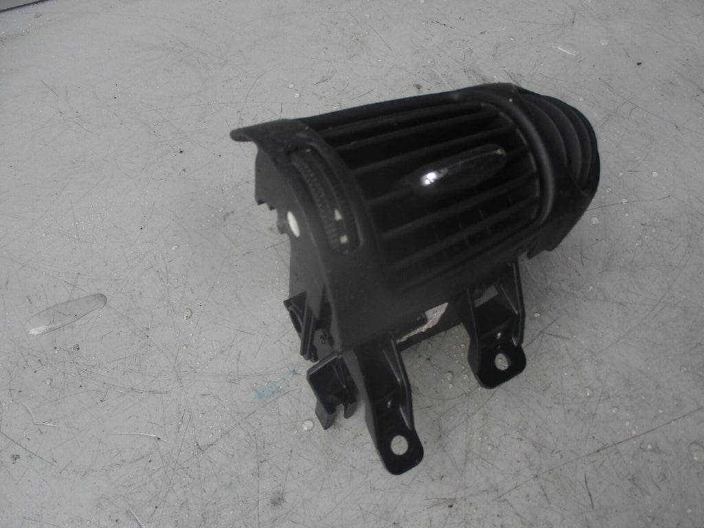 MERCEDES CLC 2008 DASHBOARD RIGHT SIDE AIR VENT A2038302854