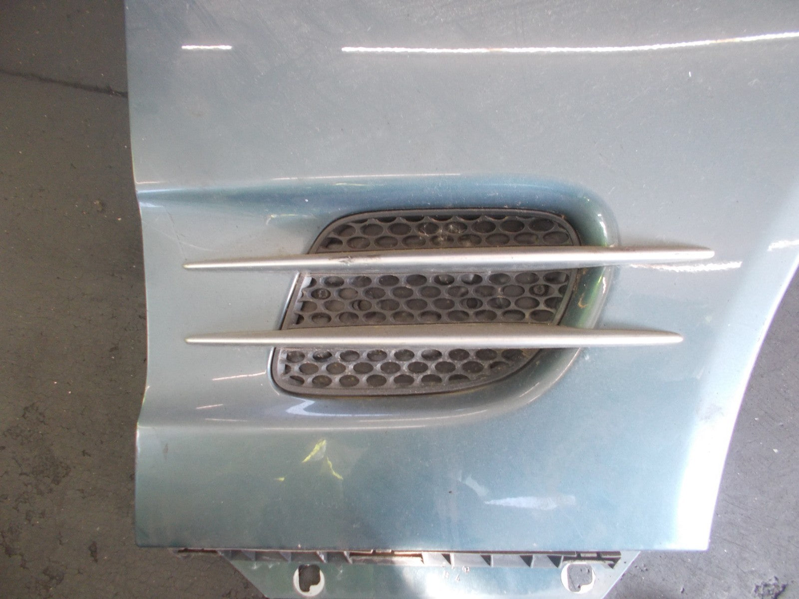 MERCEDES SL R230 2001-2008 OS DRIVER SIDE WING PANEL WITH GRILL BLUE