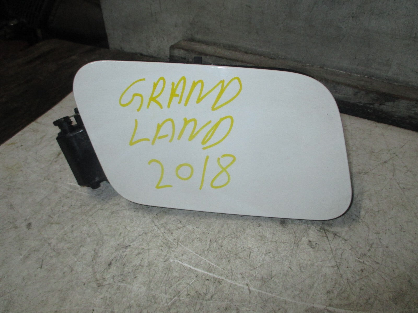 VAUXHALL GRANDLAND X 2018 FUEL FILLER FLAP WHITE YP000108