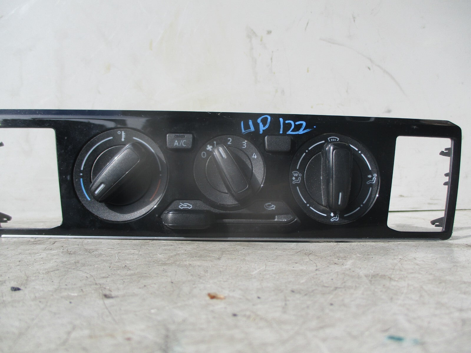 2022 VOLKSWAGEN UP AC AIR CON HEATER CLIMATE CONTROL SWITCH PANEL 1S0820045AD