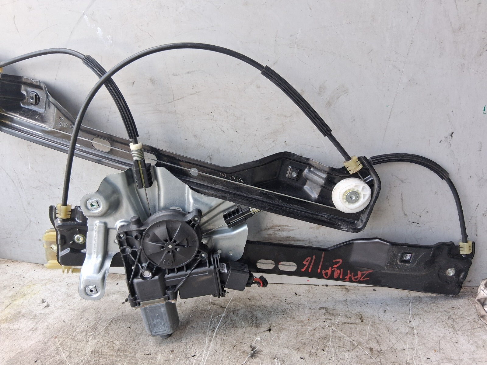 VAUXHALL ZAFIRA C 2016 OSF DRIVER FRONT WINDOW MOTOR REGULATOR 13260138