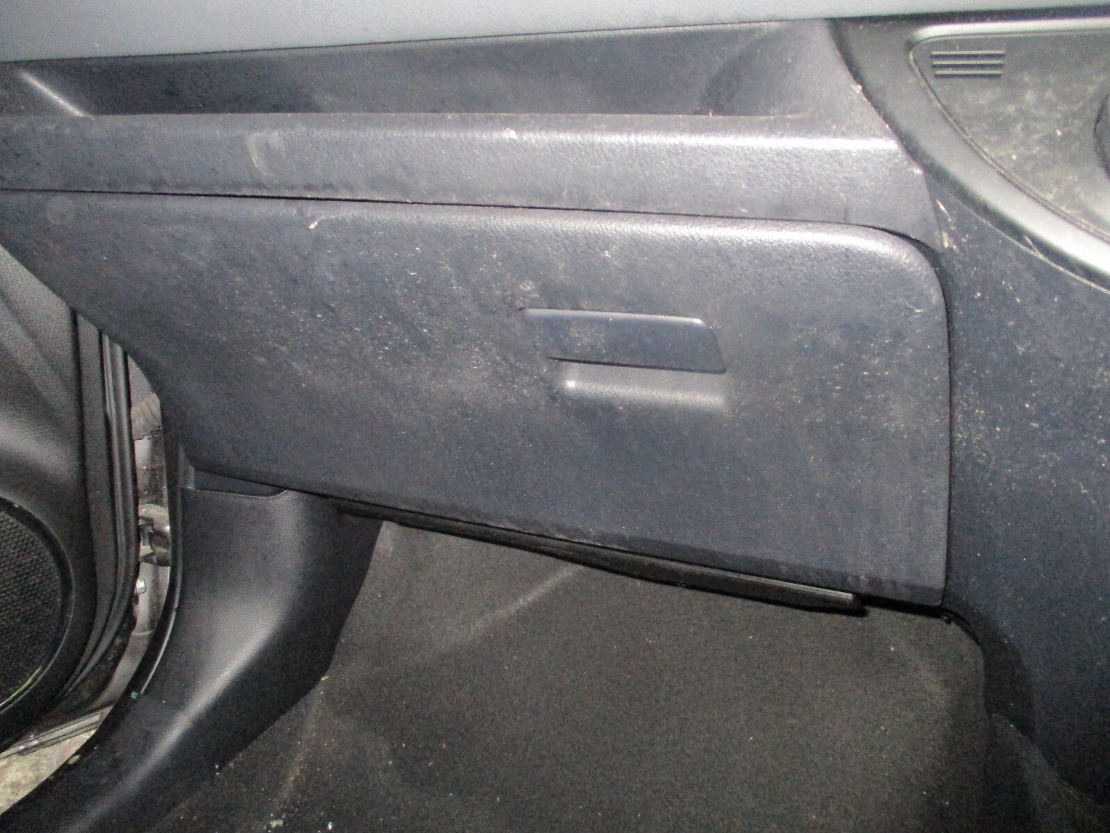 TOYOTA YARIS MK3 2018 NSF PASSENGER SIDE FRONT STORAGE GLOVEBOX