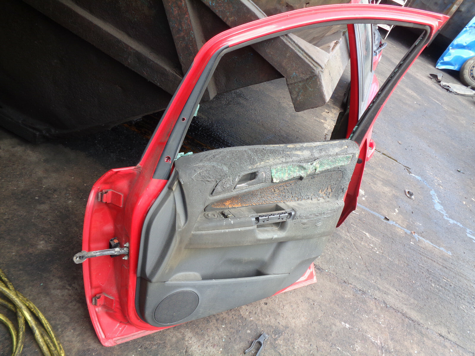 VAUXHALL ZAFIRA B (MK2) 2014 1.9 CDTI DRIVER OFF SIDE FRONT DOOR RED