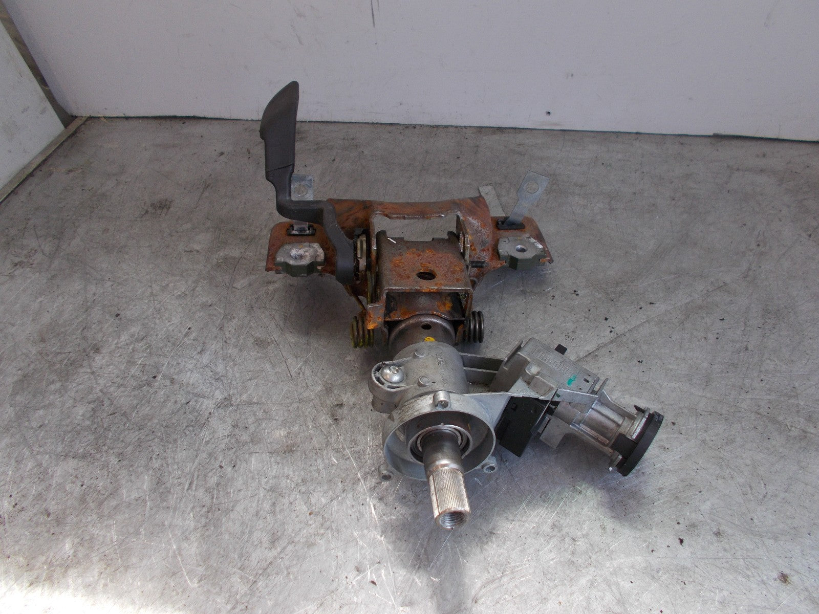 VAUXHALL CORSA D 2009 1.4 PETROL IGNITION BARREL AND KEY 55703083