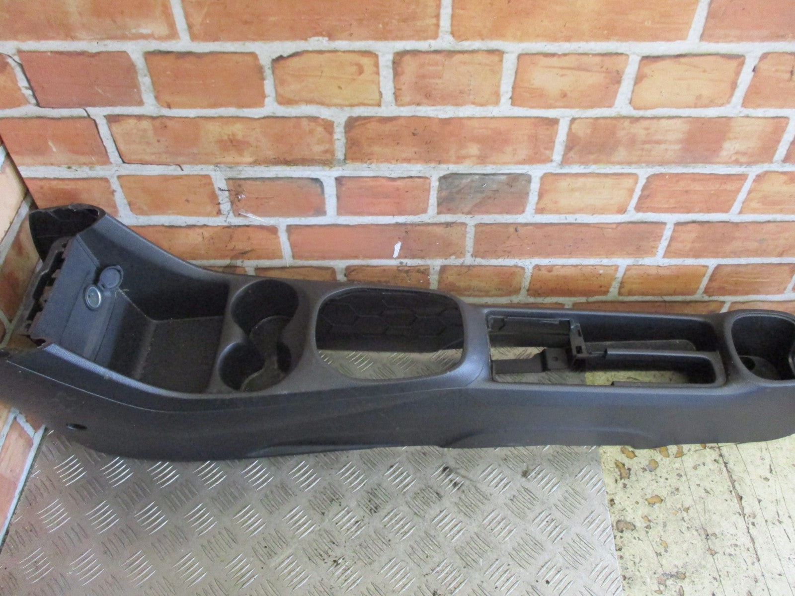 VAUXHALL VIVA 2015 CENTRE CONSOLE ASSEMBLY FLOOR BLACK - GM 42347177