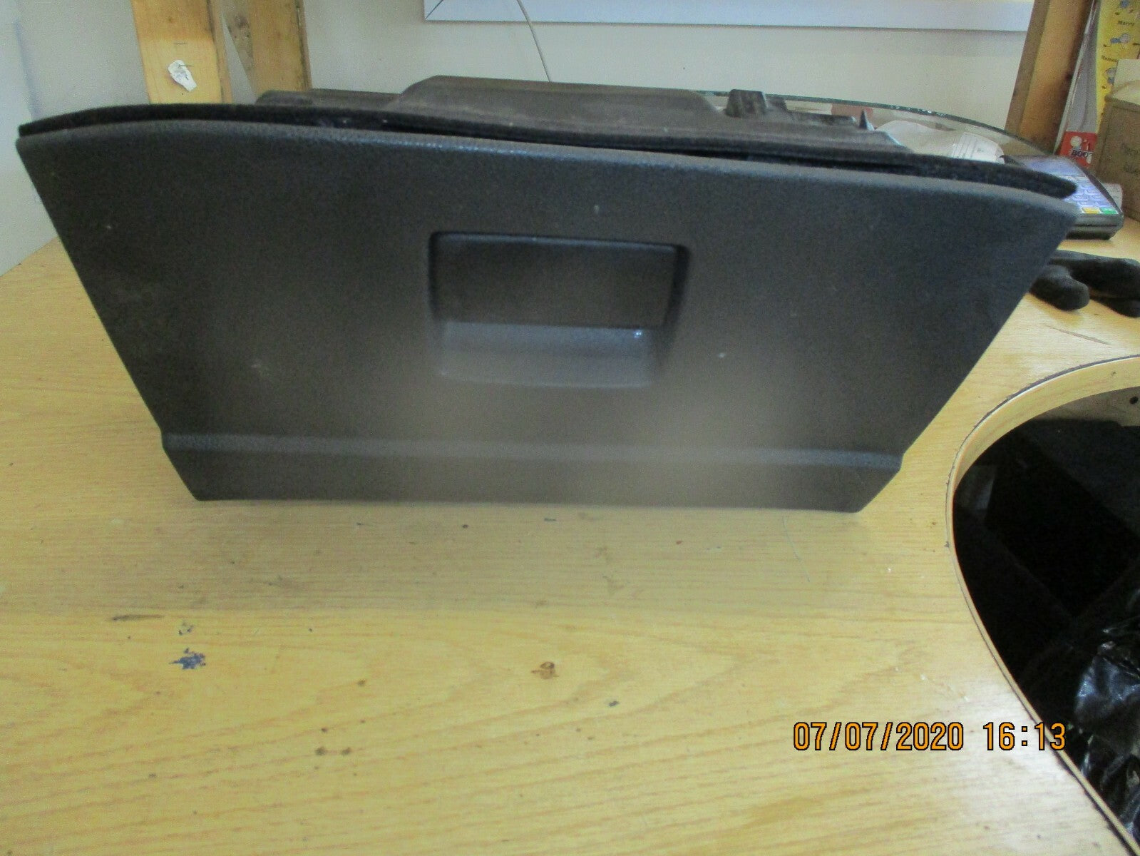 FORD MANDEO MK4 2011 GLOVE BOX IN GREY CS71 A06010
