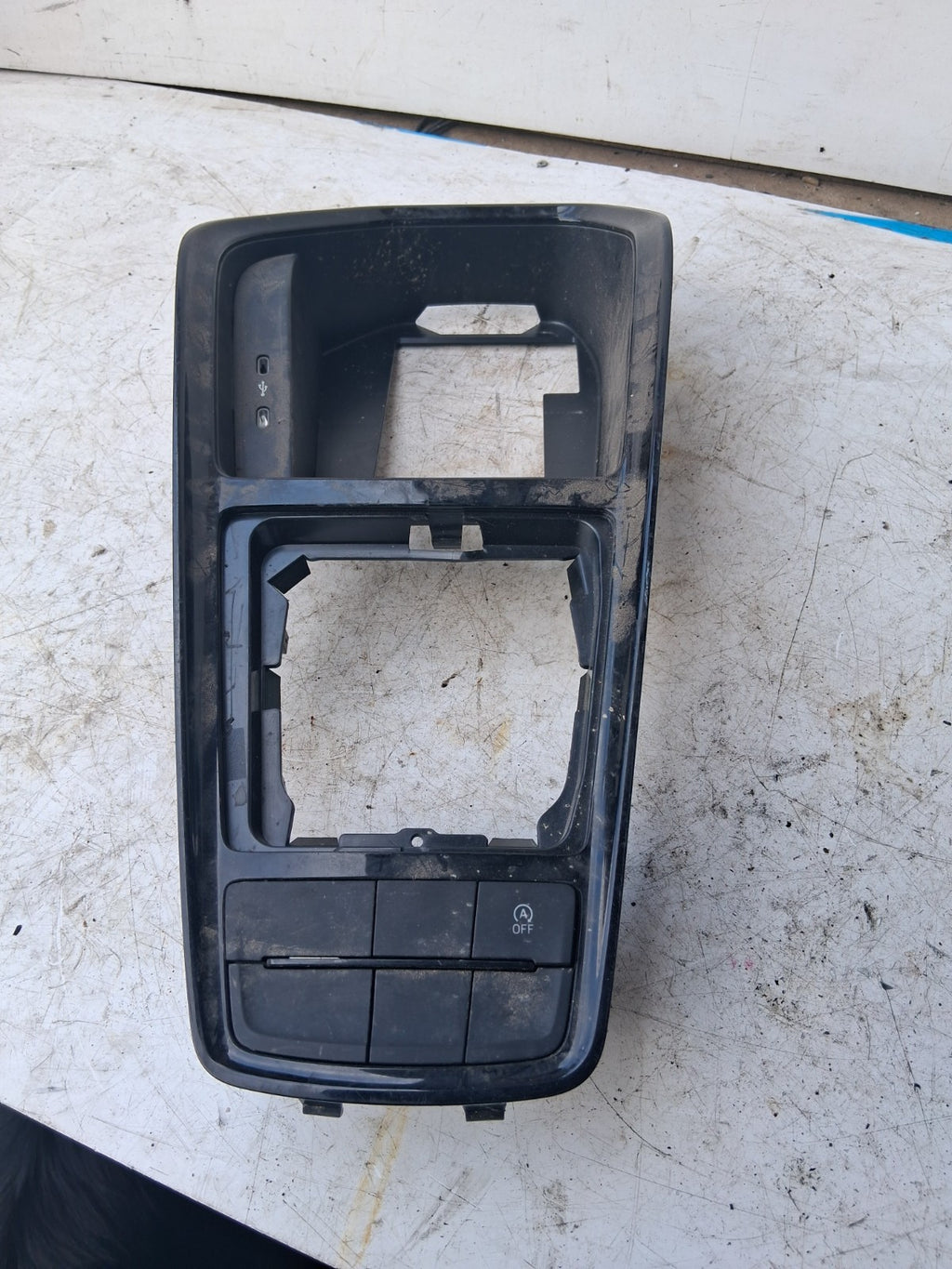 2021 SKODA SCALA GEARSTICK SURROUND TRIM PANEL 656863212A