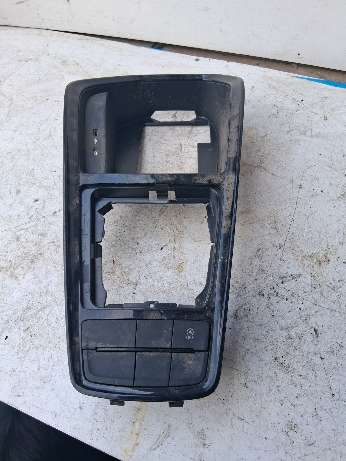2021 SKODA SCALA GEARSTICK SURROUND TRIM PANEL 656863212A