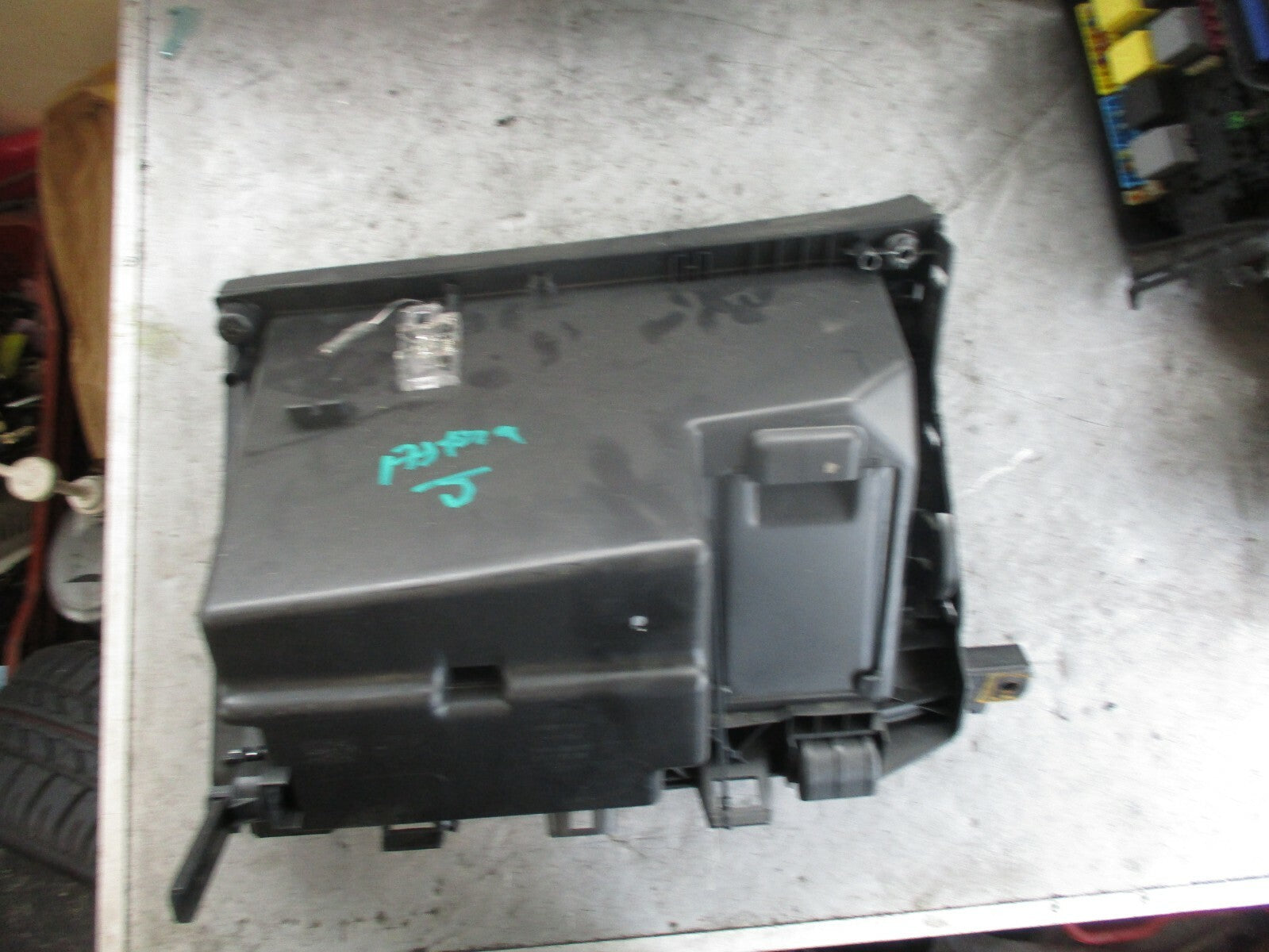 VAUXHALL ASTRA J MK6 BLACK GLOVE BOX FRONT 1709264