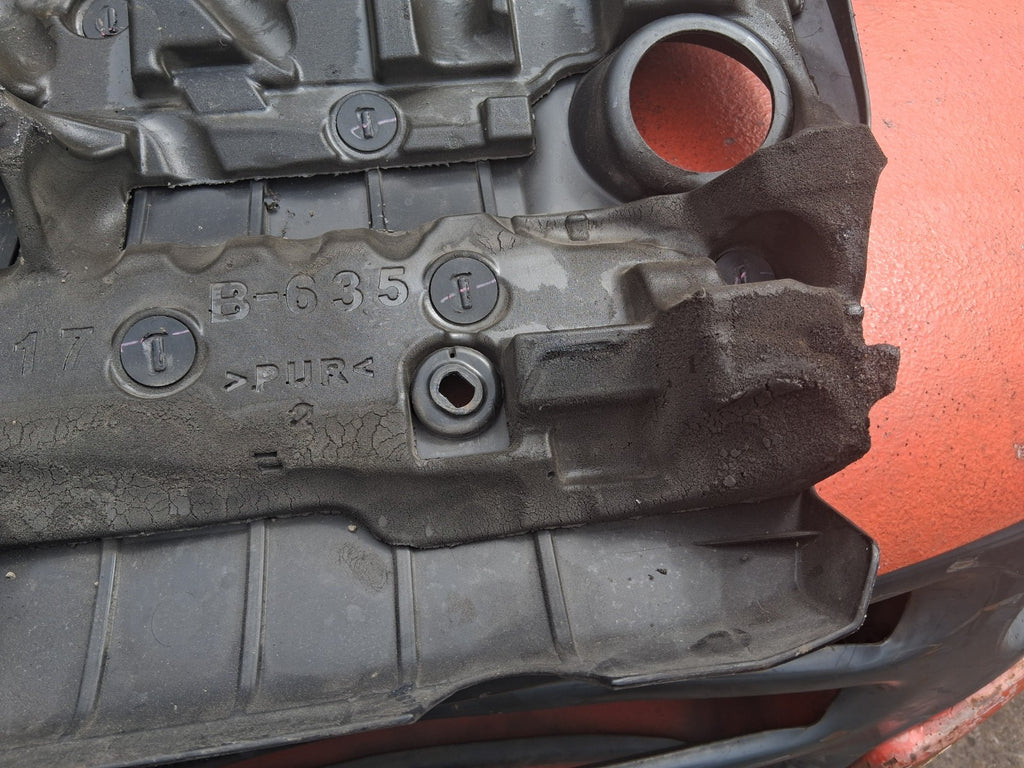 2018 MITSUBISHI OUTLANDER MK3 TOP ENGINE COVER BLACK