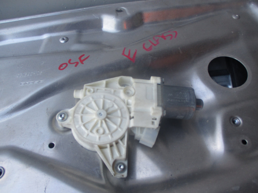 MERCEDES 2014 W212 OSF DRIVER SIDE FRONT WINDOW REGULATOR & MOTOR A2048200242