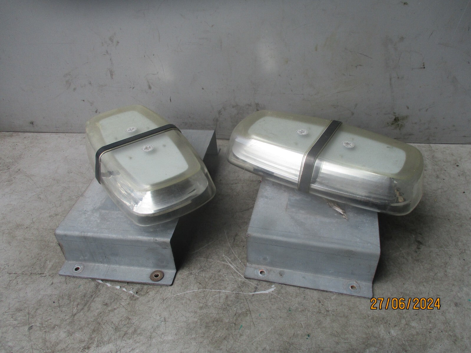 2021 MERCEDES BENZ SPRINTER W907 EXTERIOR ROOF BACON LIGHTS LED PAIR