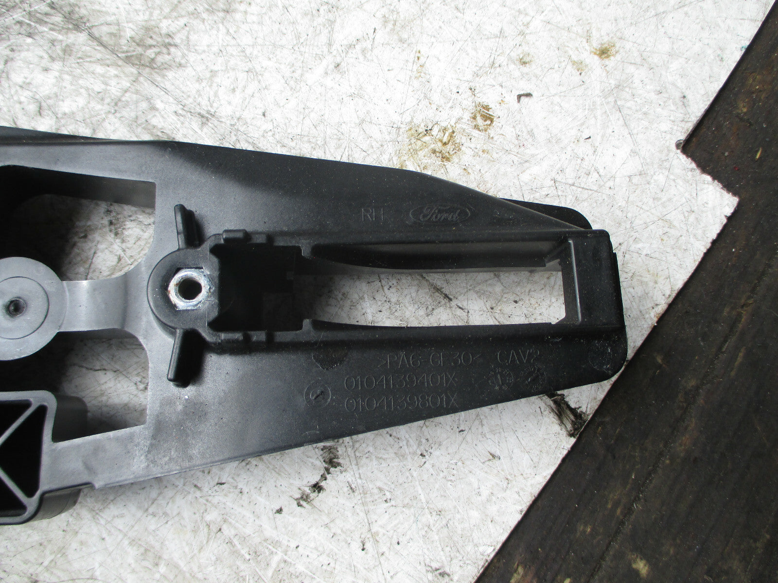 FORD GALAXY MK4 2020 OS DRIVER DOOR HANDLE BRACKET ASSEMBLY EM2B-R224N02-BC