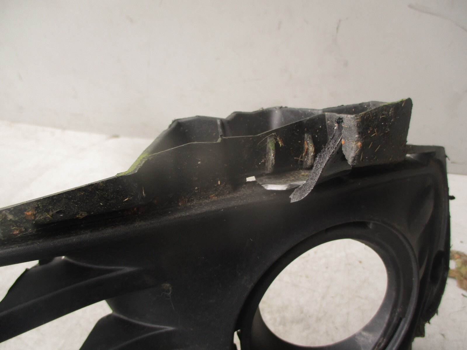 2015 RENAULT CLIO MK4 FRONT BUMPER LOWER GRILLE 622542958R