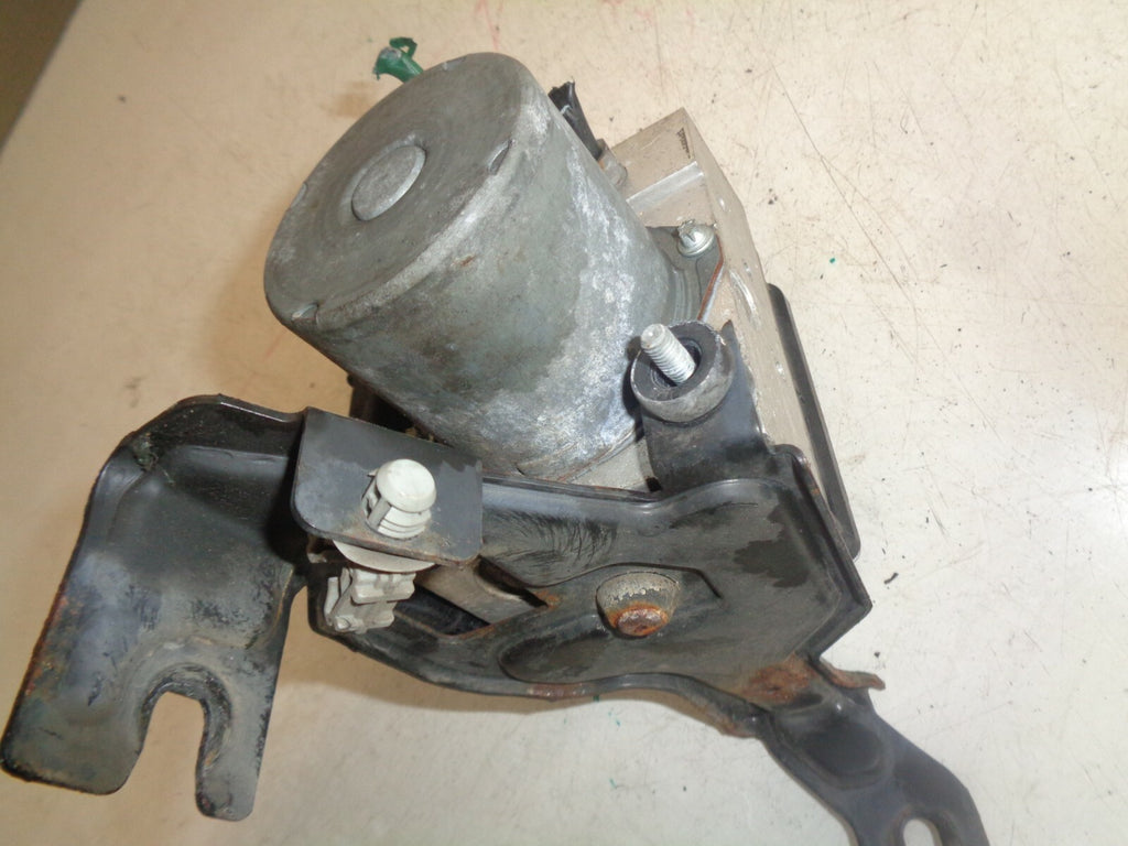 RENAULT CLIO SPORT MK3 2009-12 ABS PUMP AND MODULATOR 8200864695