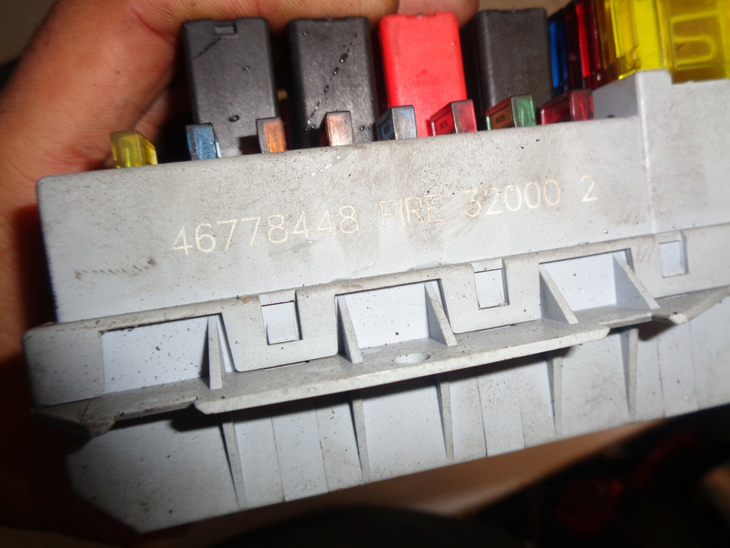 FIAT PUNTO MK2 FUSE BOX RELAY BSI 46778448