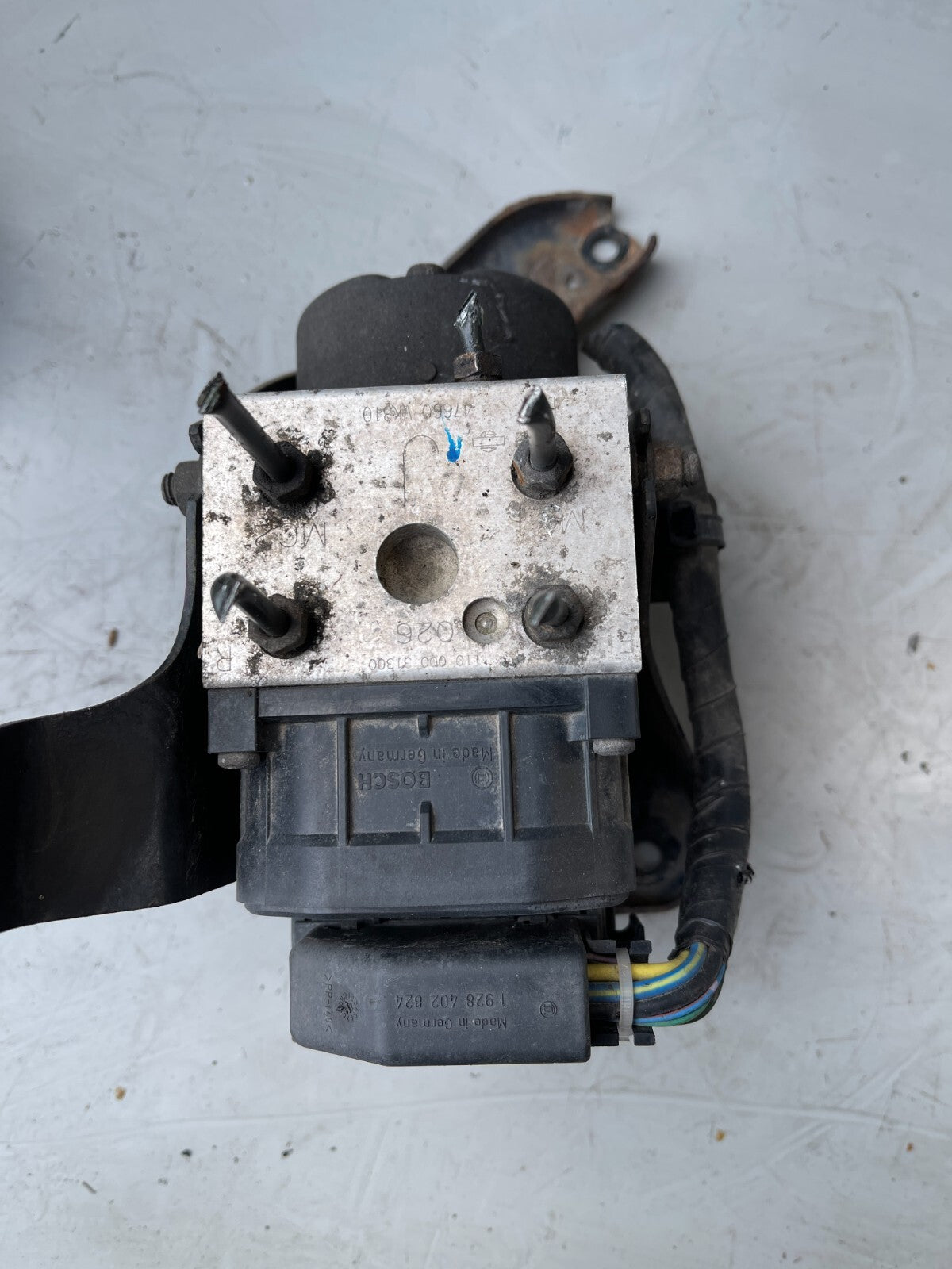 2003 NISSAN NAVARA ABS PUMP AND CONTROL MODULE