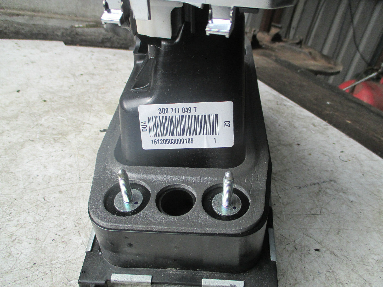 VW VOLKSWAGEN PASSAT 2014 B7 6 SPEED MANUAL GEARSHIFTER 3Q0711049T
