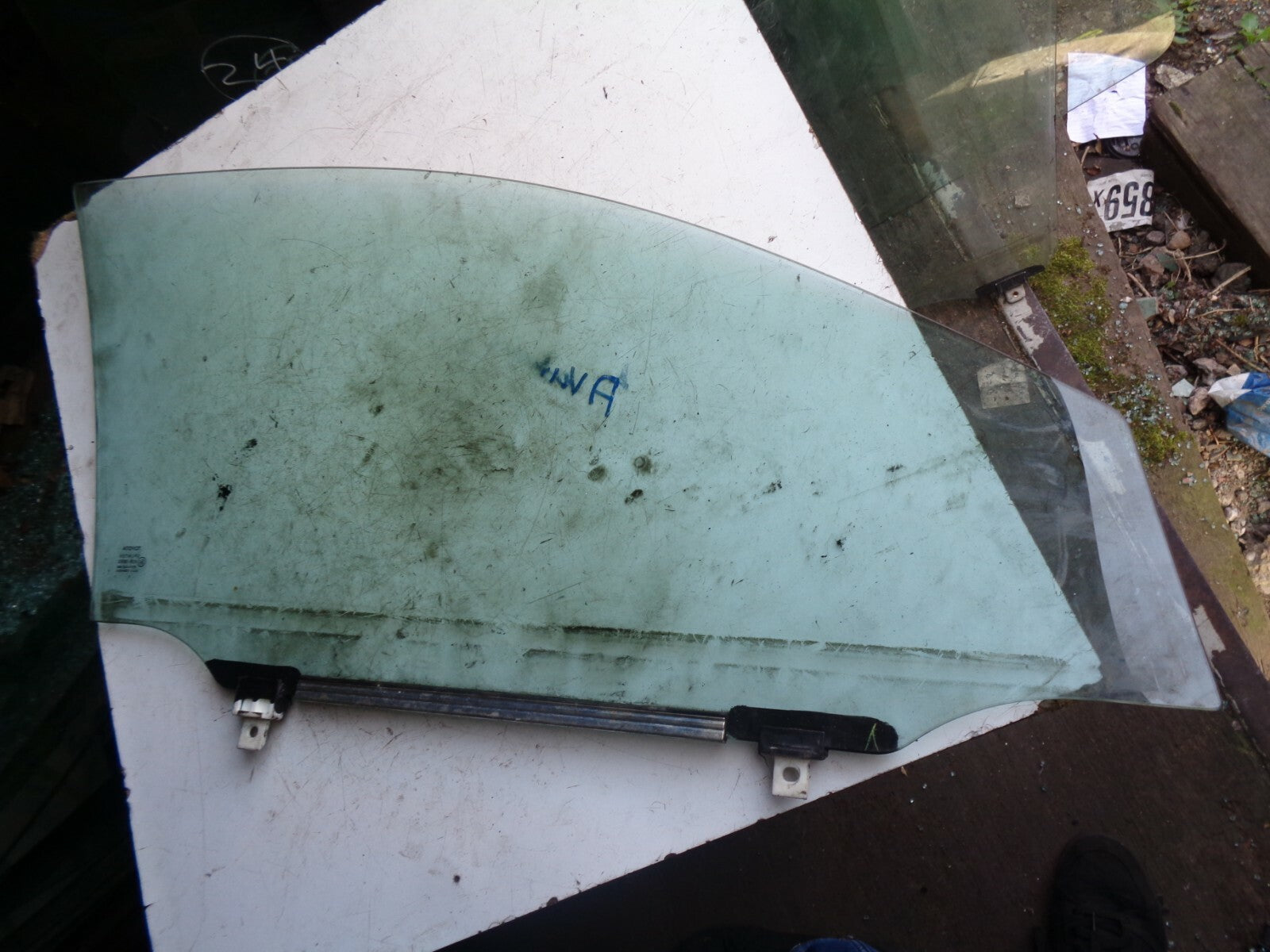 TOYOTA AVENSIS 2007 NS PASSENGER SIDE DOOR WINDOW GLASS
