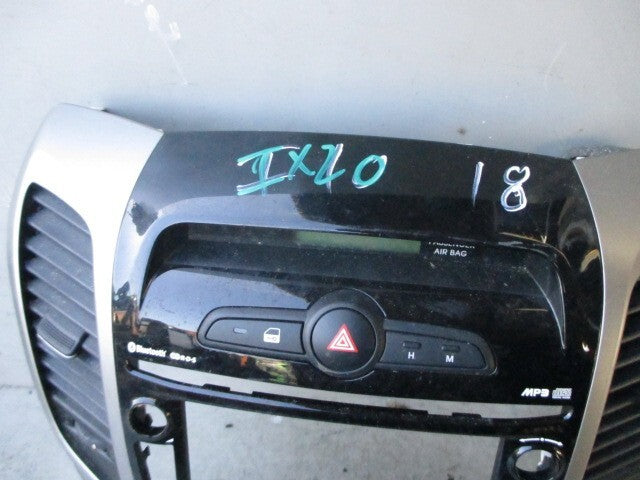 2018 HYUNDAI IX20 DIGITAL CLOCK & SWITCHES & MIDDLE DASH AIRVENT TRIM 945101K000