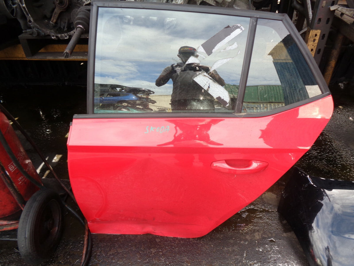 SKODA FABIA 2018 MK3 NJ NSR PASSENGER SIDE REAR COMPLETE DOOR RED DAMAGED