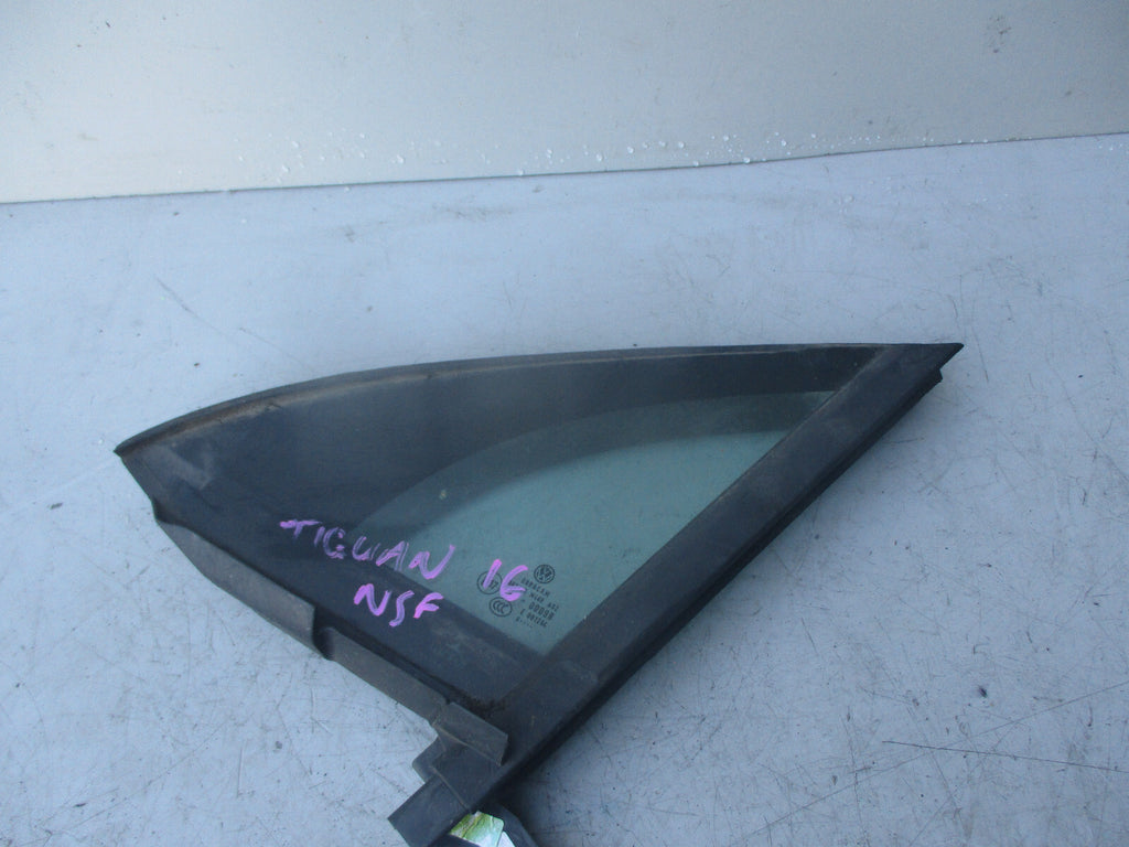 VW TIGUAN MK2 2016 NSF PASSENGER SIDE FRONT QUARTER GLASS