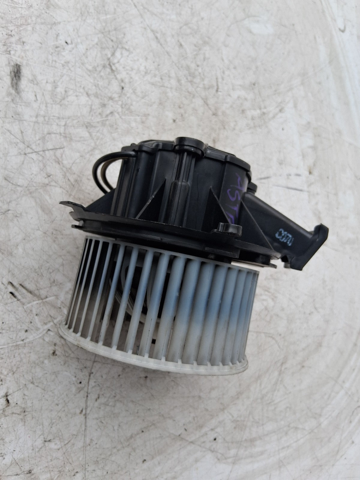 2013 VAUXHALL ASTRA J HEATER BLOWER MOTOR FAN U7254002
