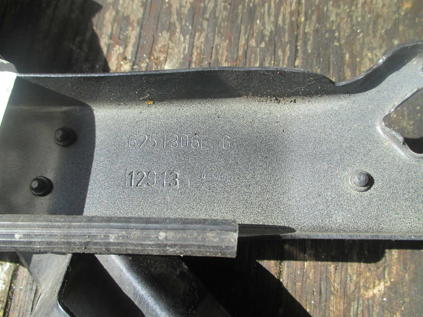 RENAULT MEHANE MK3 COUPE 2013 FRONT DRIVER + PASSENGER BRACKET MOUNT 6251206E