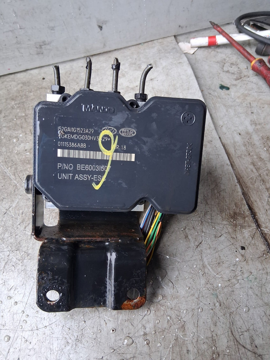 2013 HYUNDAI I40 ABS PUMP & CONTROL MODULE 01115386ABB