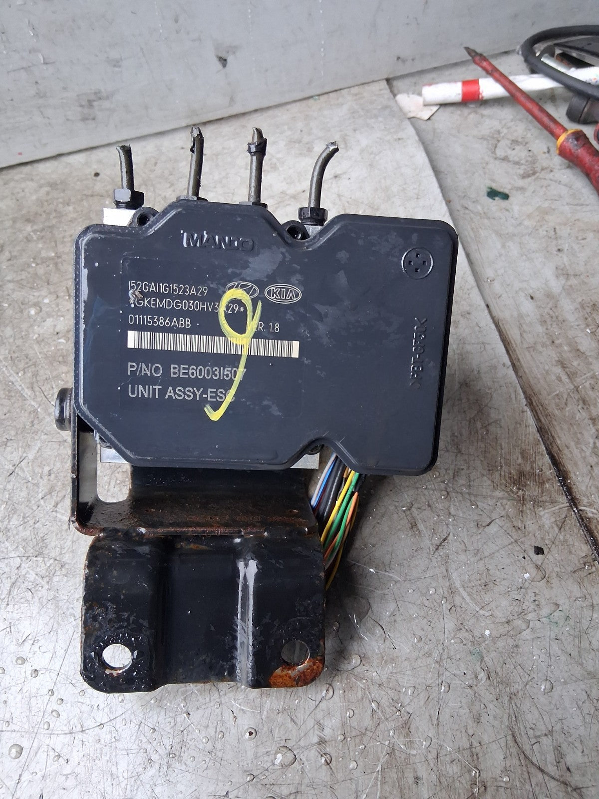 2013 HYUNDAI I40 ABS PUMP & CONTROL MODULE 01115386ABB