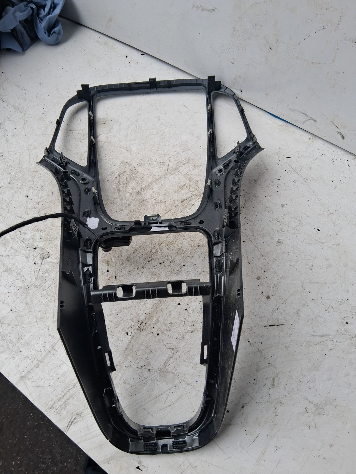 VAUXHALL ASTRA J 2013 CENTRE CONSOLE SURROUND TRIM PIANO BLACK + PARROT 13349237