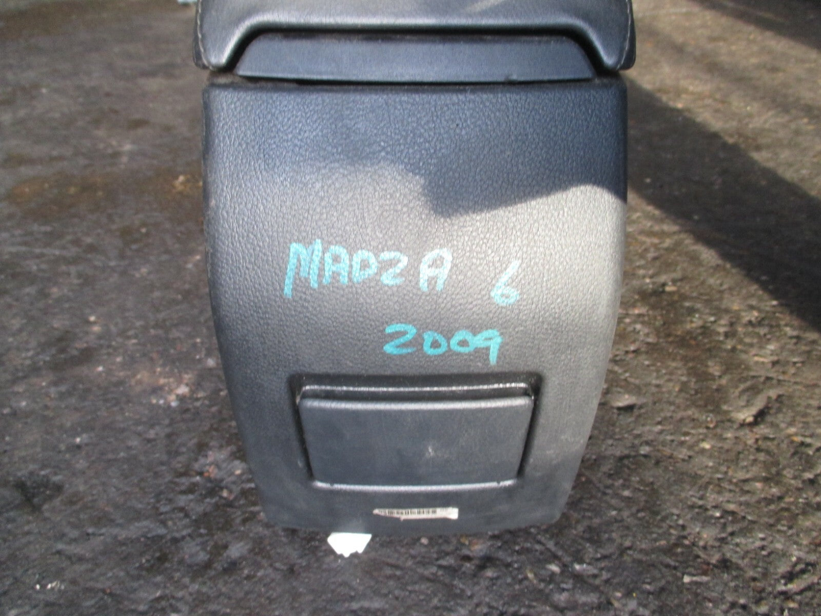 MAZDA 6 2009 MK2 CENTRE CONSOLE WITH ARM REST