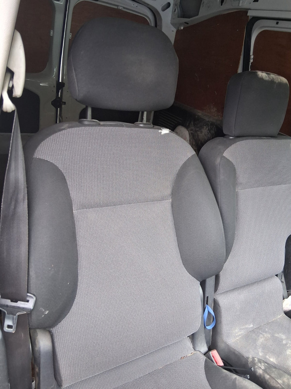 2017 PEUGEOT PARTNER MK2 OSF DRIVER SIDE FRONT RIGHT COMPLETE FABRIC SEAT