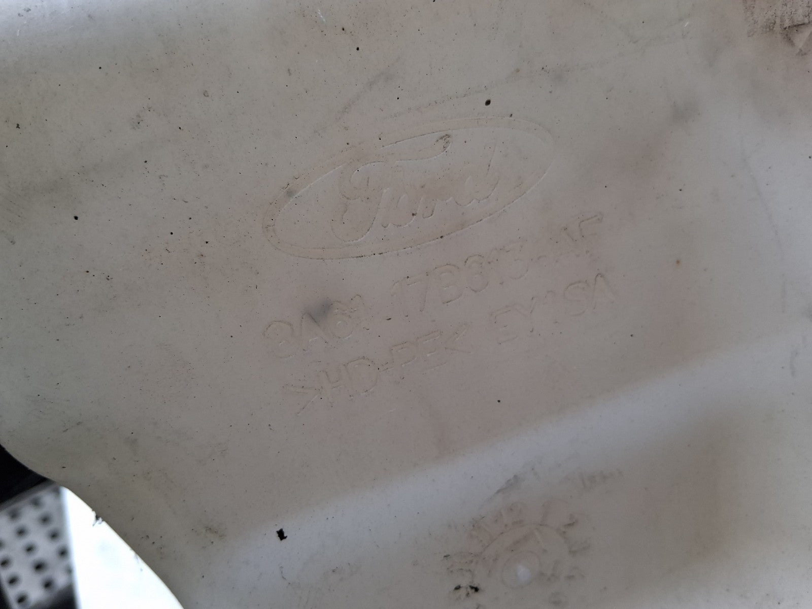 2014 FORD FIESTA MK7 FRONT WINDSCREEN WASHER BOTTLE TANK RESERVOIR