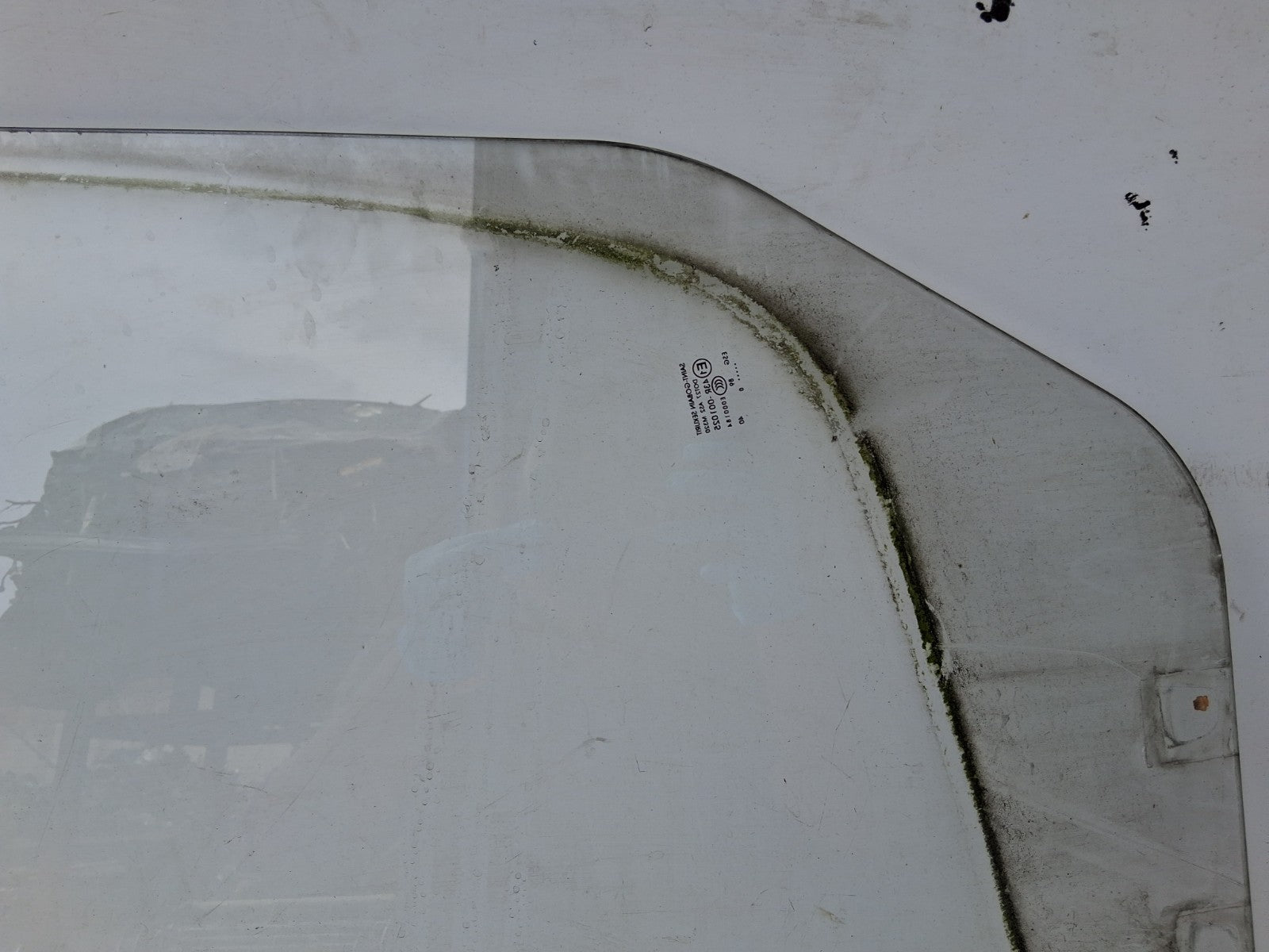 2010 MERCEDES BENZ SPRINTER W906 OSF DRIVER SIDE FRONT RIGHT WINDOW GLASS