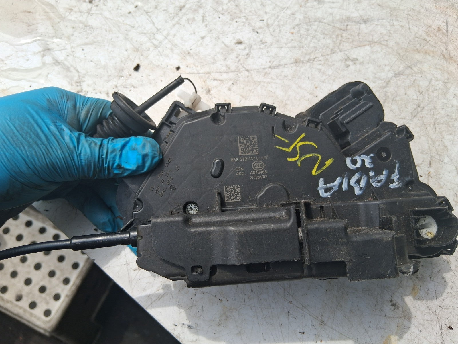 VW VOLKSWAGEN PASSAT B8 2019 NSF PASSENGER FRONT DOOR LOCK MECHANISM 5TB837015B