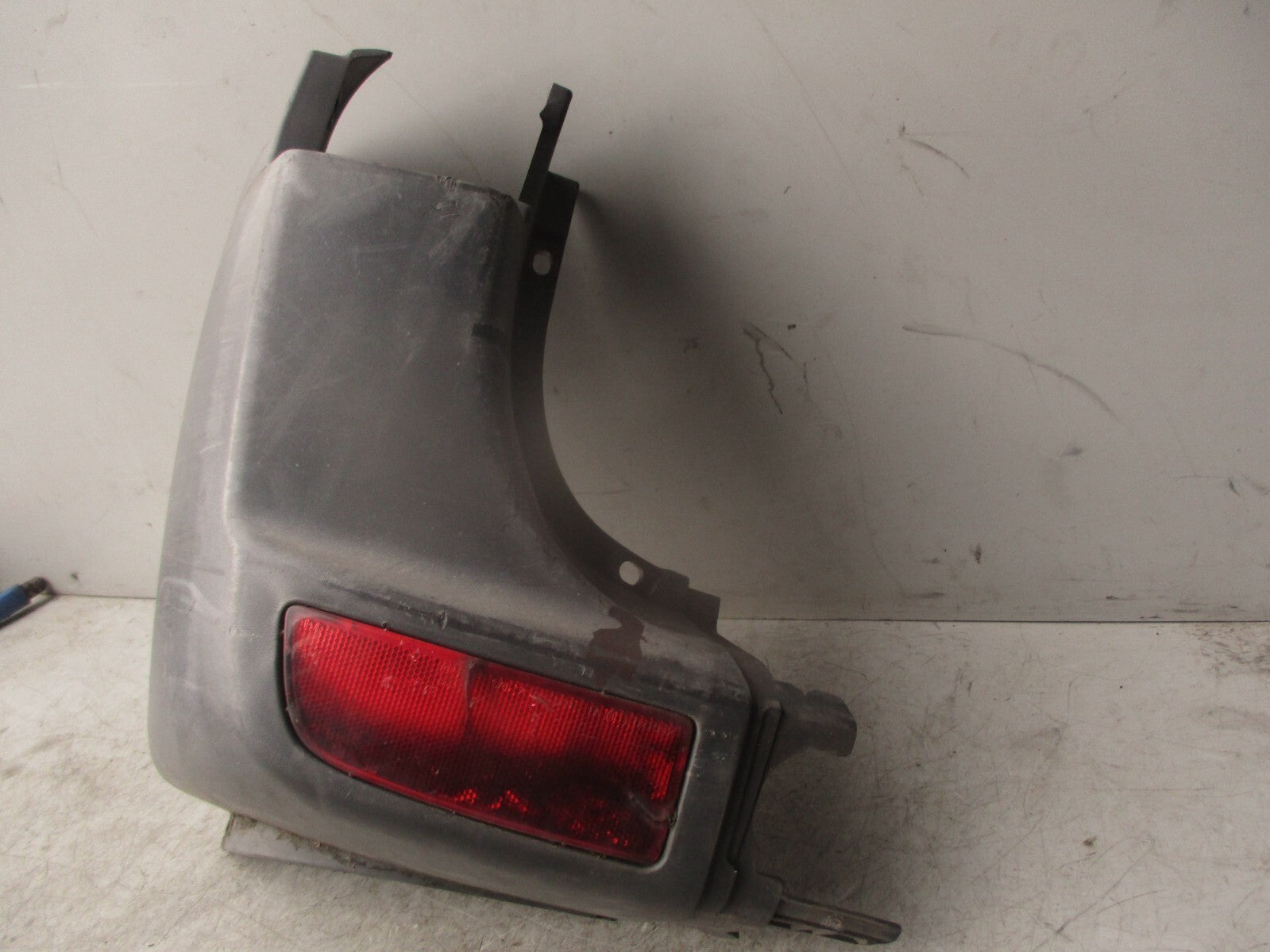 2014 MERCEDES SPRINTER W906 NSR PASSENGER REAR BUMPER CORNER GREY A9068802371