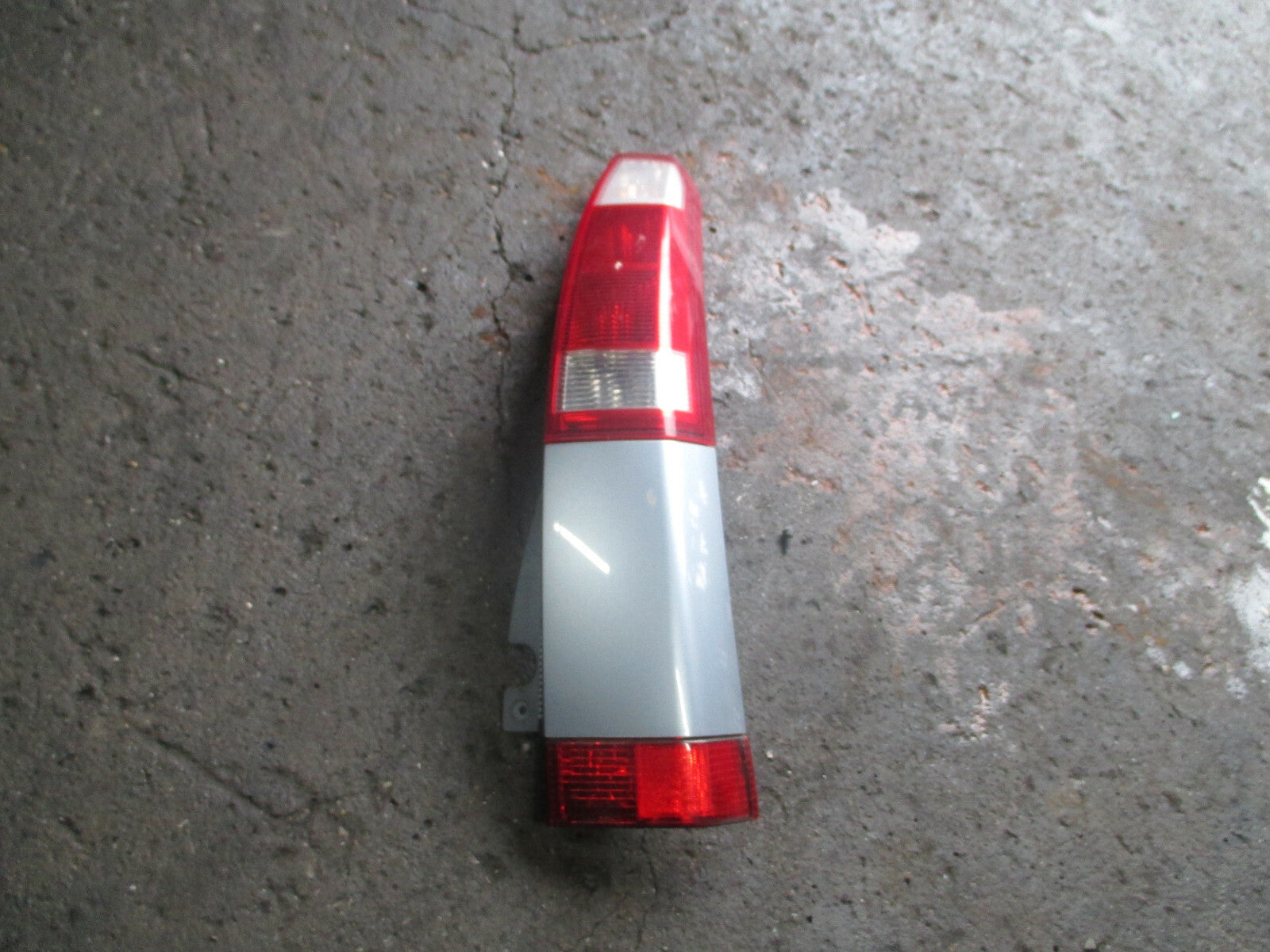 VAUXHALL MERIVA A MK1 2005 OSR DRIVER SIDE REAR TAIL LIGHT