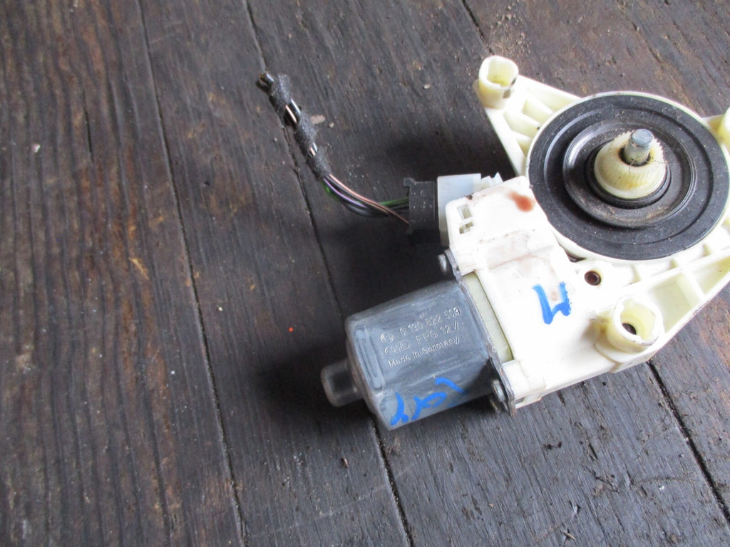 MERCEDES-BENZ C CLASS W204 2014 LEFT FRONT MOTOR REGULATOR A2048200142